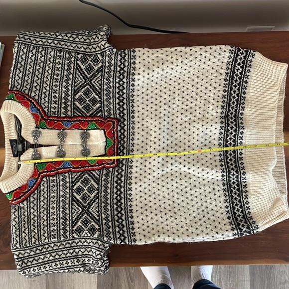 Norwegian wool sweater from Norway size small - Picture 7 of 9